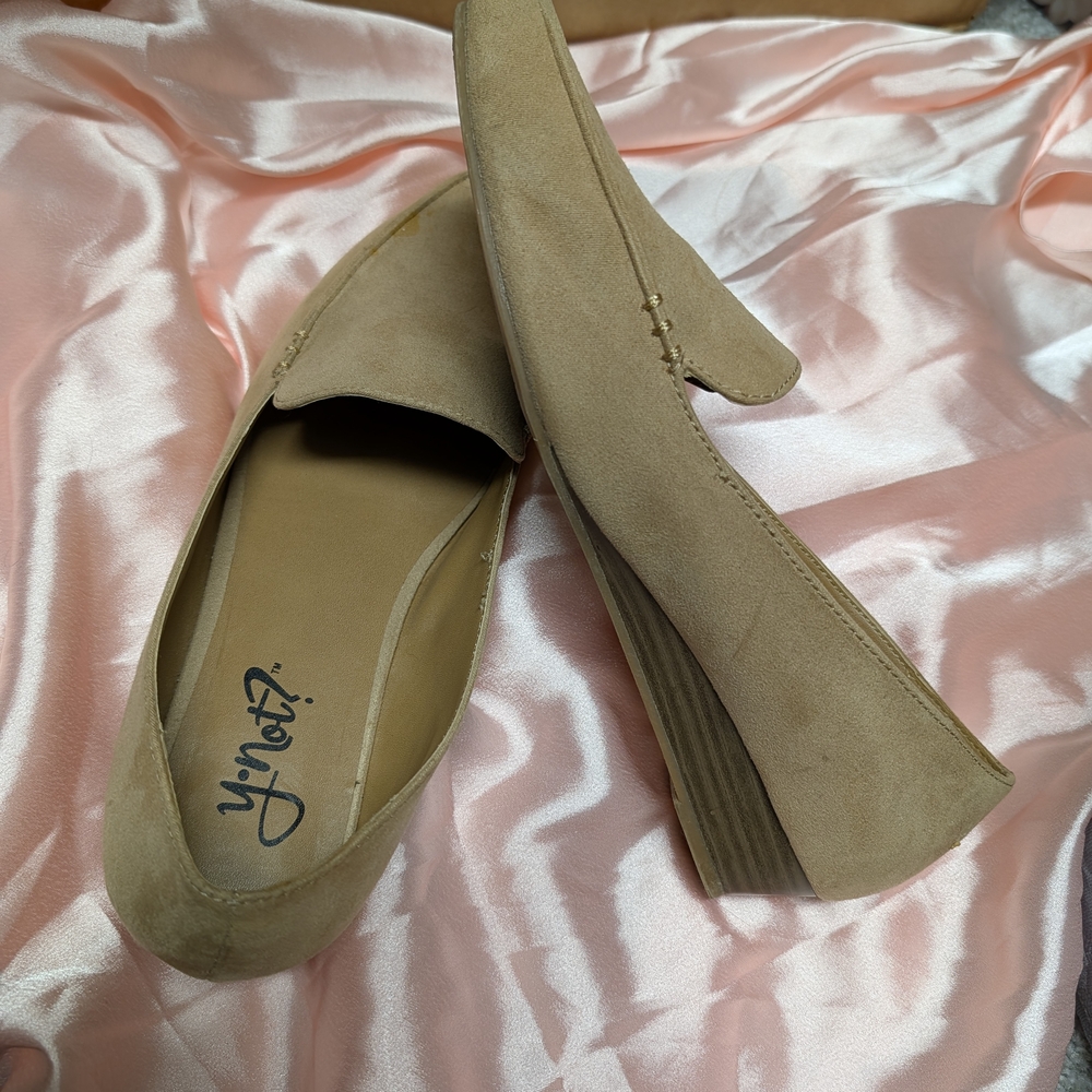 y-not? : Women's Tan Loafers : Size 9